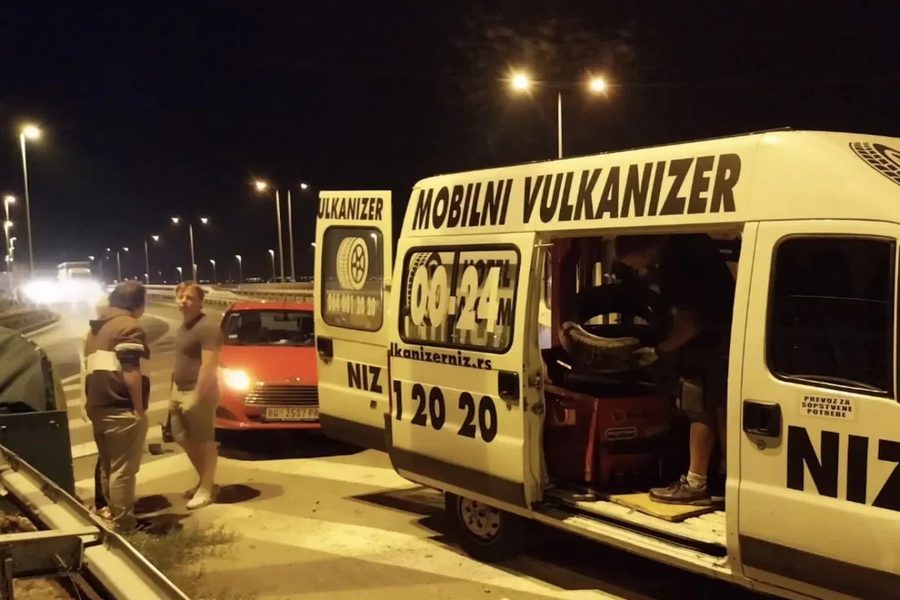 NIZ mobilni vulkanizer — noćna intervencija na autoputu